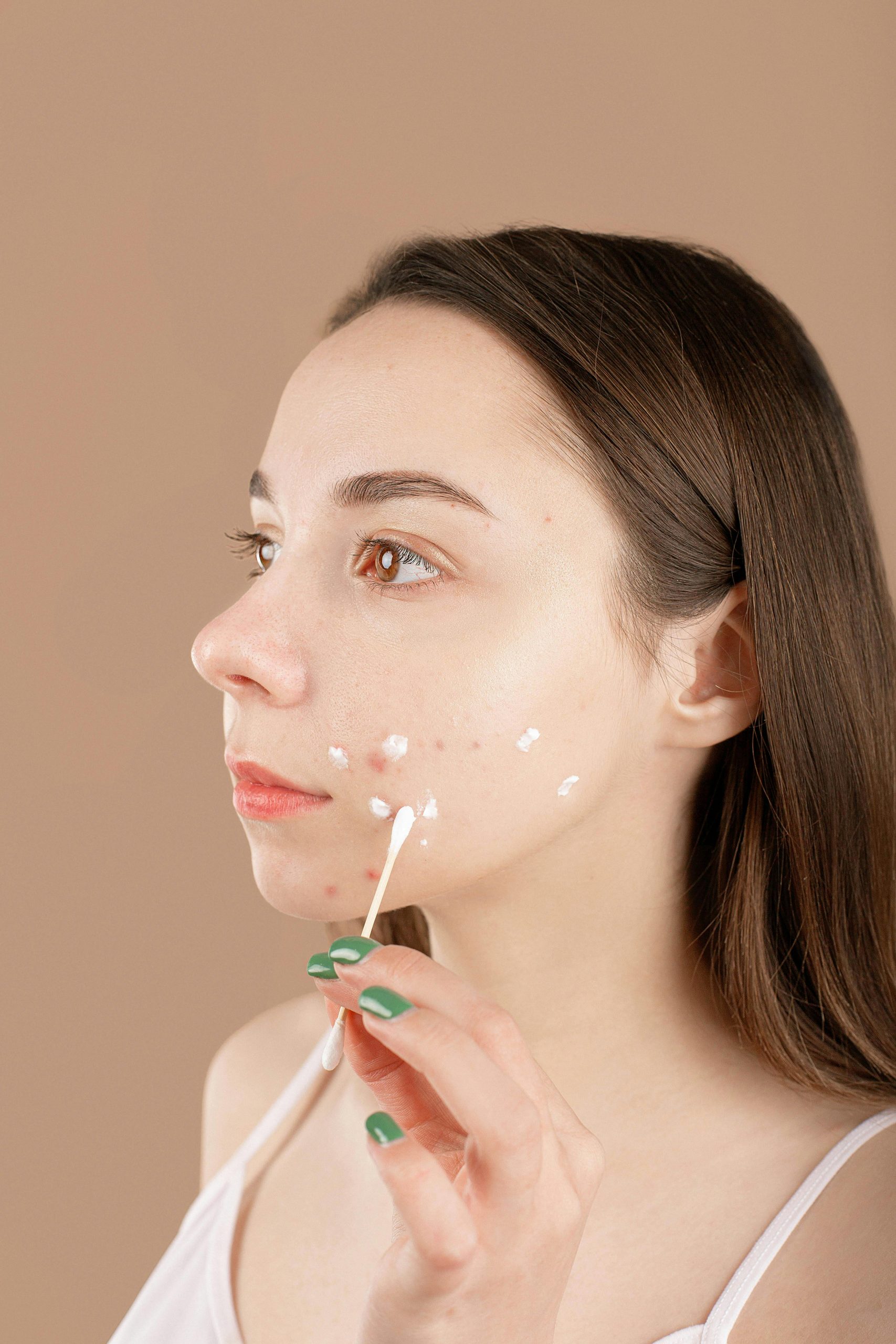 How to Cover a Pimple With Makeup
