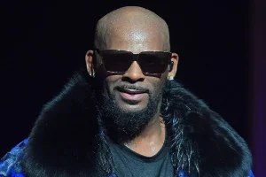 R Kelly Net Worth, Fall Career and Money Issues and Explained
