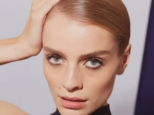 Twiggy Makeup Guide For Iconic 60s Mod Glam Look