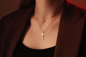 Why Gold Cross Necklaces Are Dominating Jewelry Trends